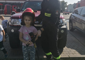 Grupa XI poznaje zawód strażaka - wycieczka do Jednostki Ratowniczo - Gaśniczej nr 2 Państwowej Straży Pożarnej