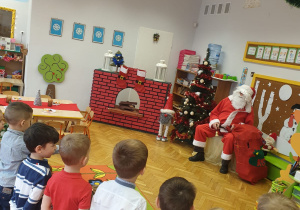 Wizyta Świętego Mikołaja w grupie III