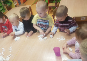 Co można robić zimą? Zajęcia sensoryczne w grupie II