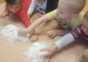Co można robić zimą? Zajęcia sensoryczne w grupie II