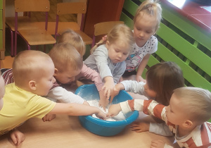 Co można robić zimą? Zajęcia sensoryczne w grupie II