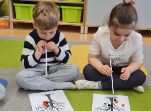 Ćwiczymy koncentrację i uważność - grupa X w ramach projektu edukacyjnego "poznajemy zawody i pasje naszych rodziców"