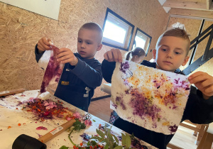 "Z naturą za pan brat..." czyli świętujemy Dzień Chłopca w "ŻArtowni"- gr. XI i XII