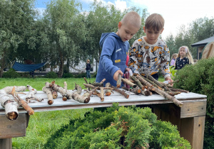 "Z naturą za pan brat..." czyli świętujemy Dzień Chłopca w "ŻArtowni"- gr. XI i XII