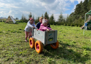 "Z naturą za pan brat..." czyli świętujemy Dzień Chłopca w "ŻArtowni"- gr. XI i XII