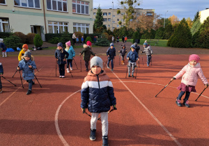 "Idziemy, ... bo chcemy:) " - Nordic Walking w grupie IX