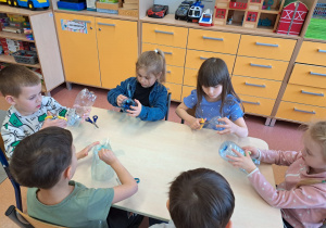 "Dbajmy o naszą planetę..." - projekt edukacyjne w grupie IX