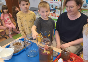 "Dbajmy o naszą planetę..." - projekt edukacyjne w grupie IX