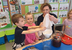 "Dbajmy o naszą planetę..." - projekt edukacyjne w grupie IX