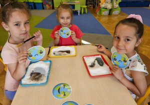 "Czyste powietrze wokól nas"- realizacja programu edukacyjnego w grupie V