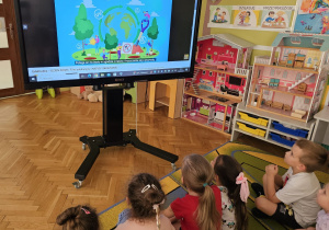 "Czyste powietrze wokól nas"- realizacja programu edukacyjnego w grupie V