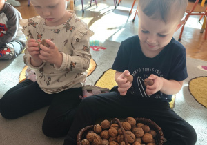 „Zmysłami poznajemy jesień"- projekt edukacyjny w gr. I