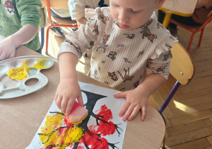 „Zmysłami poznajemy jesień"- projekt edukacyjny w gr. I