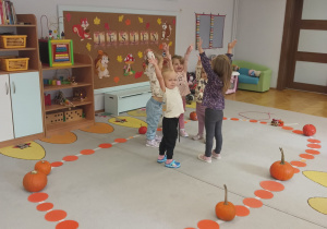 "Dzień Dyni"- czyli sensorycznie i dyniowo w grupie I