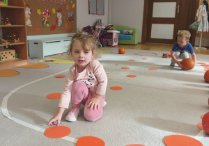 "Dzień Dyni"- czyli sensorycznie i dyniowo w grupie I