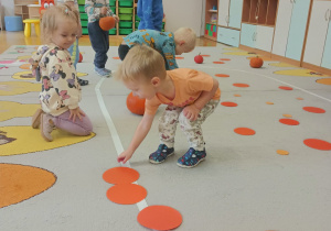 "Dzień Dyni"- czyli sensorycznie i dyniowo w grupie I