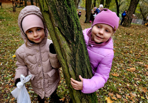 „Jesień jest piękna”- wycieczka do parku- grupa VI