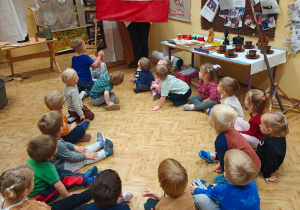 „Bo ja jestem Polak mały" - zajęcia patriotyczne grupy I w przedszkolnym Mini Muzeum „Na szlaku historii"