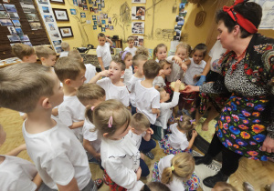 Zajęcia w Mini Muzeum- Kiszenie kapusty gr IIIiVII