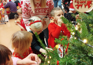 „Świąteczny las…” – warsztaty bożonarodzeniowe w grupie XII