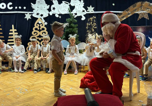 "Leć Śnieżynko"- spotkanie świąteczne w grupie V