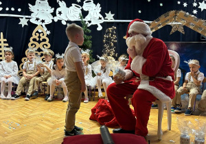 "Leć Śnieżynko"- spotkanie świąteczne w grupie V