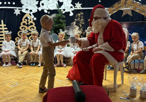 "Leć Śnieżynko"- spotkanie świąteczne w grupie V