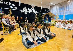 „Nieśmy dobrą nowinę..”- jasełka bożonarodzeniowe w grupie VI