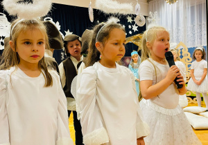 „Nieśmy dobrą nowinę..”- jasełka bożonarodzeniowe w grupie VI