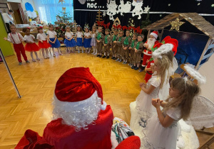 ,,Dzień jeden w roku” – przedstawienie choinkowe w grupie IV