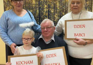 „Babcia z dziadkiem dziś świętują…”- w grupie XII