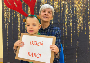 „Babcia z dziadkiem dziś świętują…”- w grupie XII