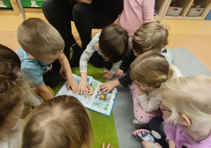 Projekt edukacyjno-czytelniczy „Poczytaj mi Babciu! Poczytaj mi Dziadku!” w grupie XII