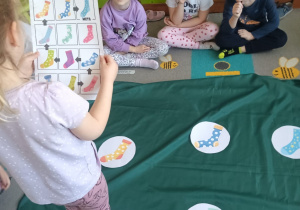 Dzień kolorowej skarpetki w gr II