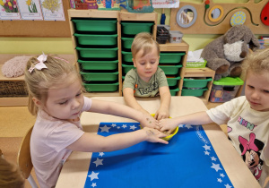 Małe smyki z grupy X w świecie przyrodniczej sensoryki – projekt edukacyjny cz. III .... WIOSNA