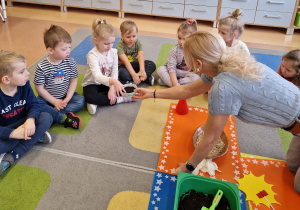 Małe smyki z grupy X w świecie przyrodniczej sensoryki – projekt edukacyjny cz. III .... WIOSNA