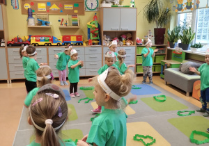 Małe smyki z grupy X w świecie przyrodniczej sensoryki – projekt edukacyjny cz. III .... WIOSNA