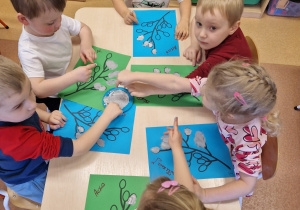 Małe smyki z grupy X w świecie przyrodniczej sensoryki – projekt edukacyjny cz. III .... WIOSNA