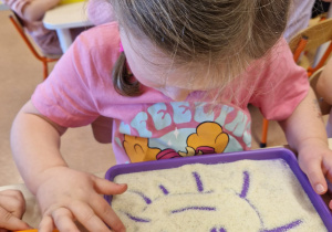 Małe smyki z grupy X w świecie przyrodniczej sensoryki – projekt edukacyjny cz. III .... WIOSNA