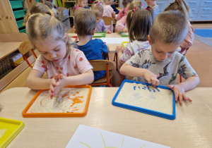 Małe smyki z grupy X w świecie przyrodniczej sensoryki – projekt edukacyjny cz. III .... WIOSNA