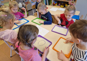 Małe smyki z grupy X w świecie przyrodniczej sensoryki – projekt edukacyjny cz. III .... WIOSNA