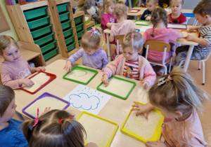 Małe smyki z grupy X w świecie przyrodniczej sensoryki – projekt edukacyjny cz. III .... WIOSNA