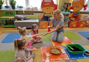 Małe smyki z grupy X w świecie przyrodniczej sensoryki – projekt edukacyjny cz. III .... WIOSNA