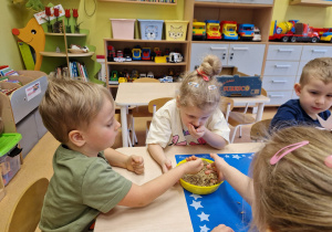 Małe smyki z grupy X w świecie przyrodniczej sensoryki – projekt edukacyjny cz. III .... WIOSNA