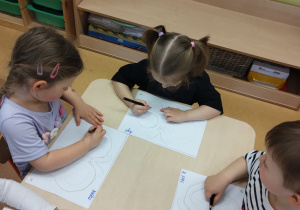 Małe smyki z grupy X w świecie przyrodniczej sensoryki – projekt edukacyjny cz. III .... WIOSNA