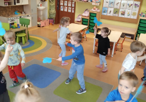Małe smyki z grupy X w świecie przyrodniczej sensoryki – projekt edukacyjny cz. III .... WIOSNA