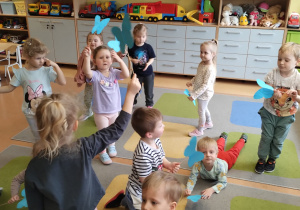 Małe smyki z grupy X w świecie przyrodniczej sensoryki – projekt edukacyjny cz. III .... WIOSNA