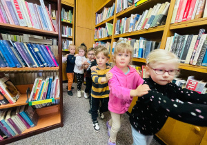 Pierwsza wizyta w bibliotece- gr. XI i XII