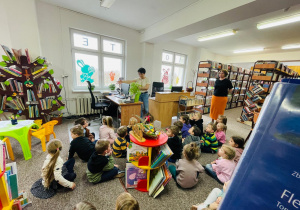 Pierwsza wizyta w bibliotece- gr. XI i XII