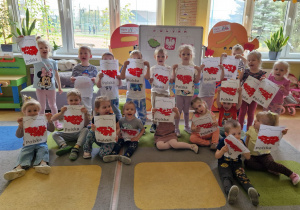 Majowe Święta tuż tuż - krótka lekcja patriotyzmu w grupie X